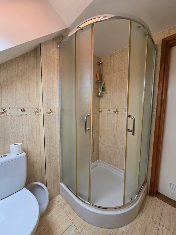 Kabina prysznicowa w łazience apartamentu